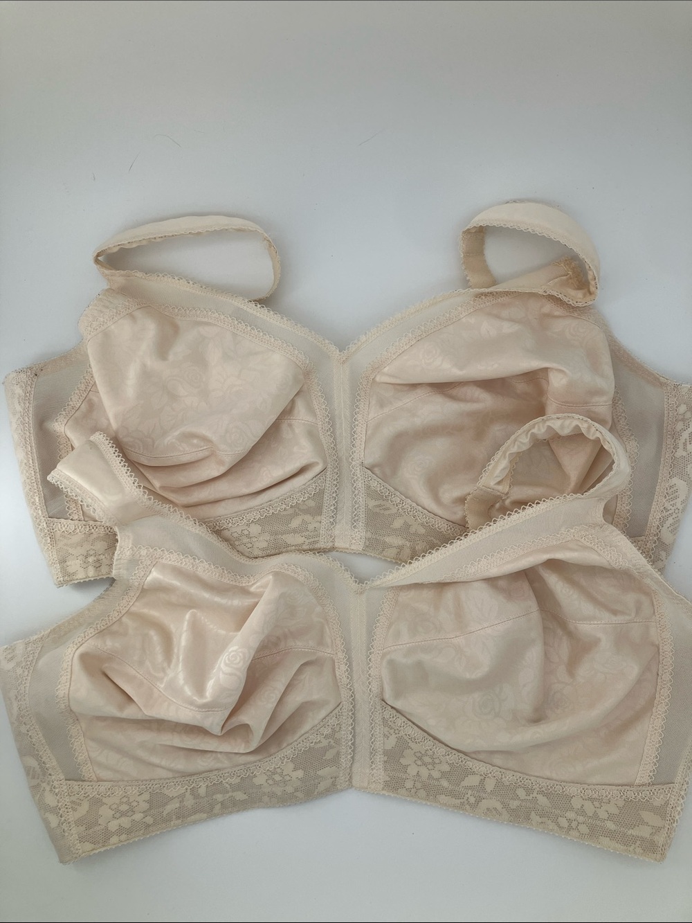 Playtex 18 Hour Ultimate Shoulder Comfort Wireless Bra 2 Pack Nude Beige 46D